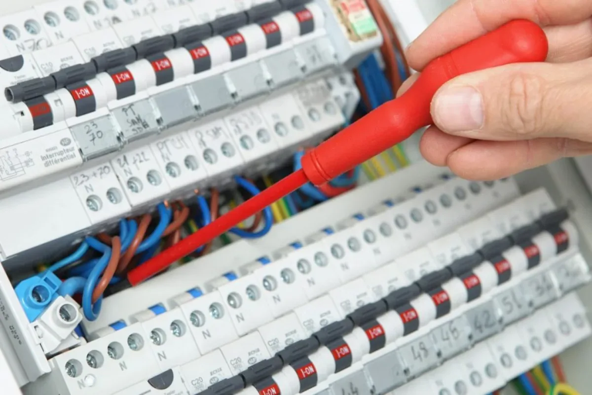 Dépannage électrique d'urgence à Courbevoie