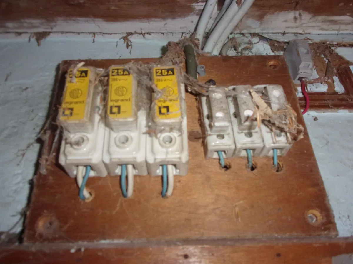 Diagnostic électrique obligatoire à Courbevoie